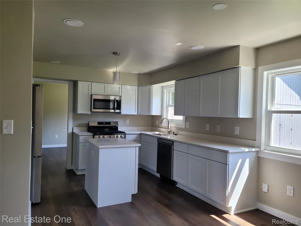 4212 Halkirk Drive Waterford Charter Township MI 48329
