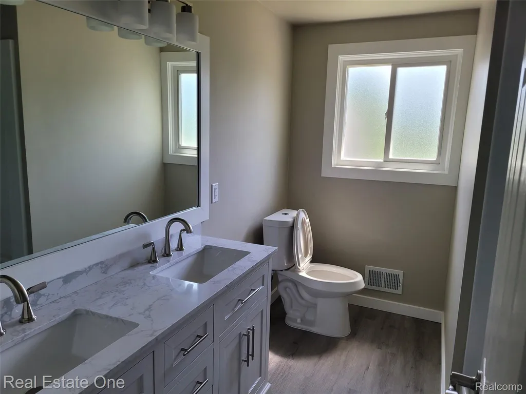 4212 Halkirk Drive Waterford Charter Township MI 48329
