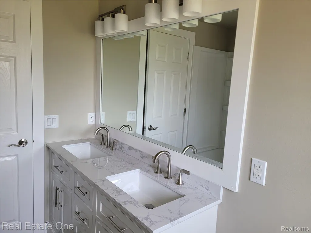 4212 Halkirk Drive Waterford Charter Township MI 48329