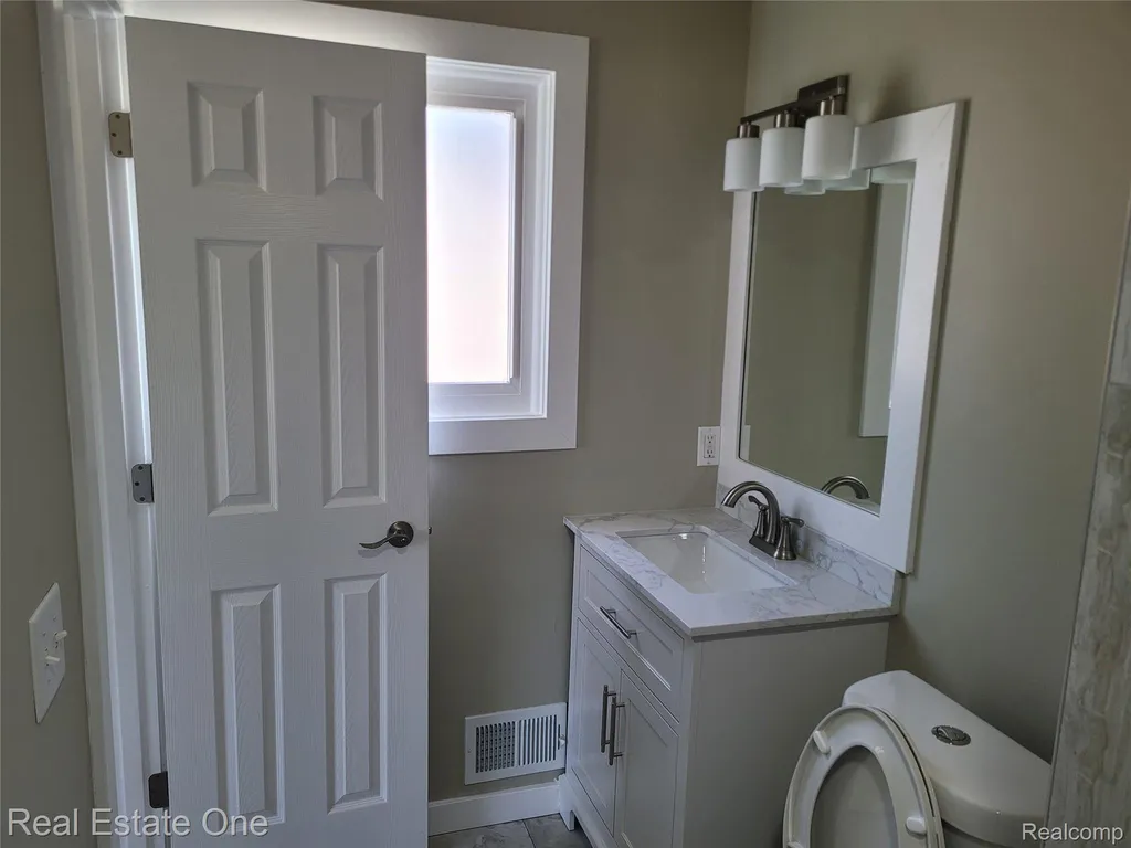 4212 Halkirk Drive Waterford Charter Township MI 48329
