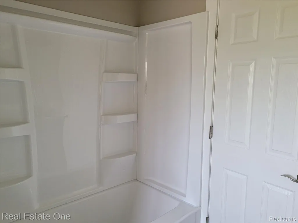 4212 Halkirk Drive Waterford Charter Township MI 48329