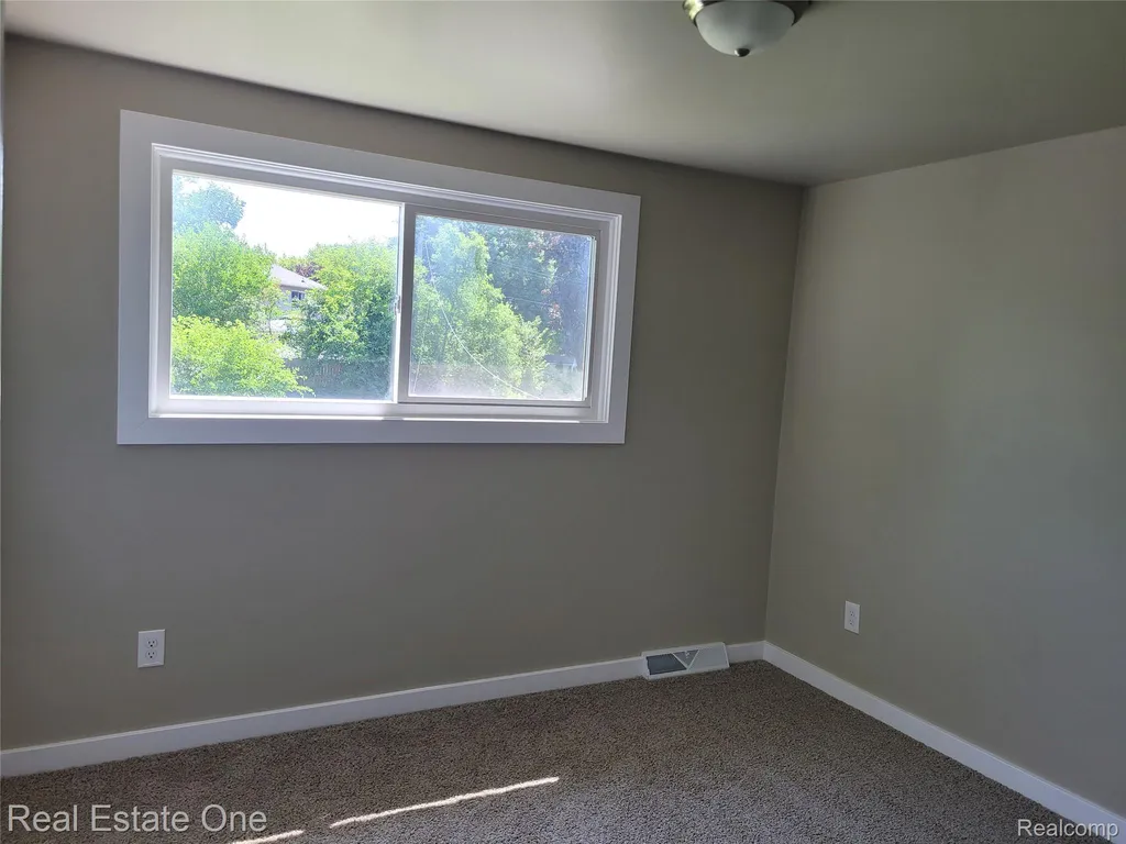 4212 Halkirk Drive Waterford Charter Township MI 48329