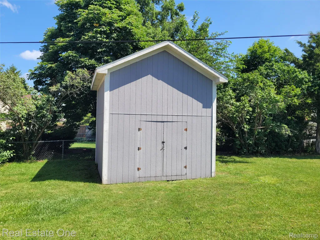 4212 Halkirk Drive Waterford Charter Township MI 48329