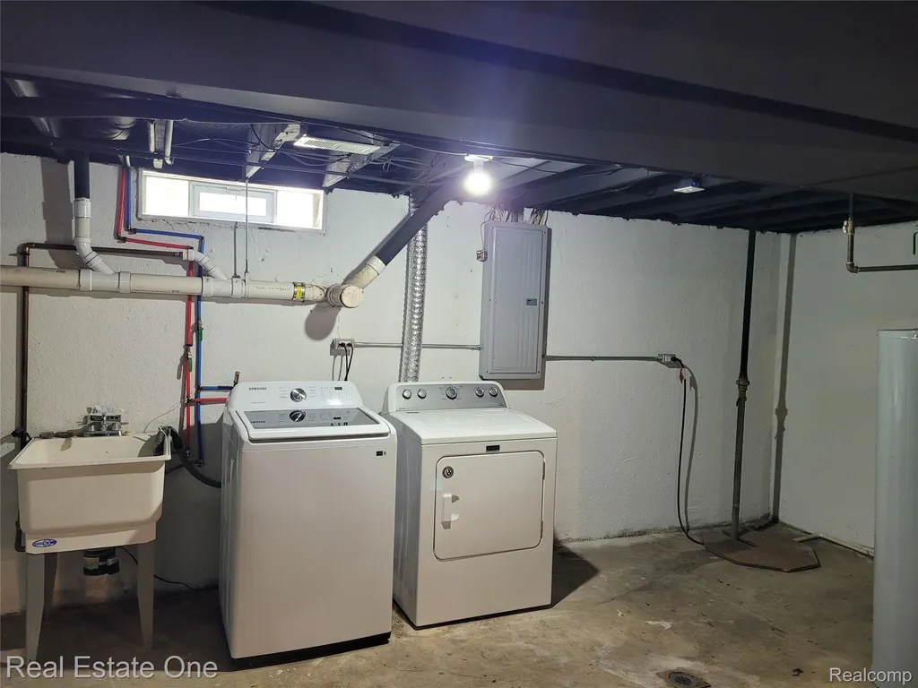 4212 Halkirk Drive Waterford Charter Township MI 48329