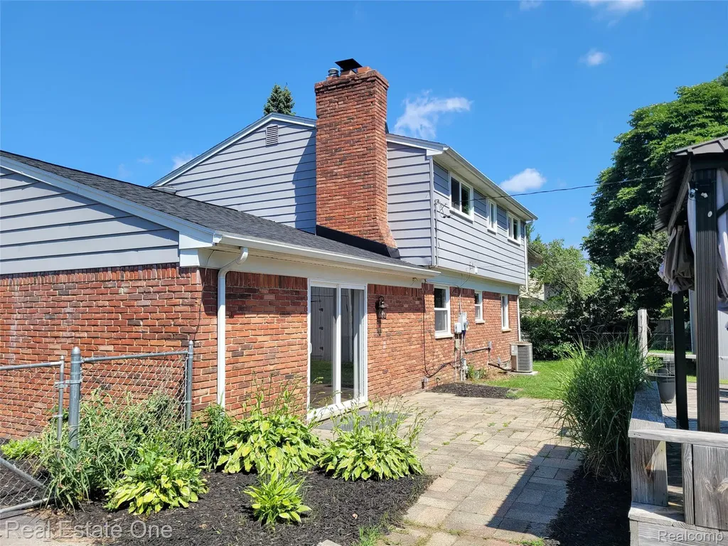 4212 Halkirk Drive Waterford Charter Township MI 48329