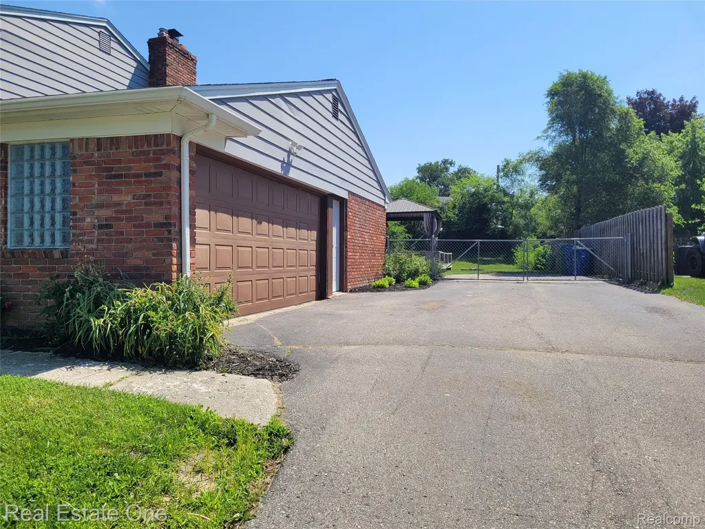 4212 Halkirk Drive Waterford Charter Township MI 48329