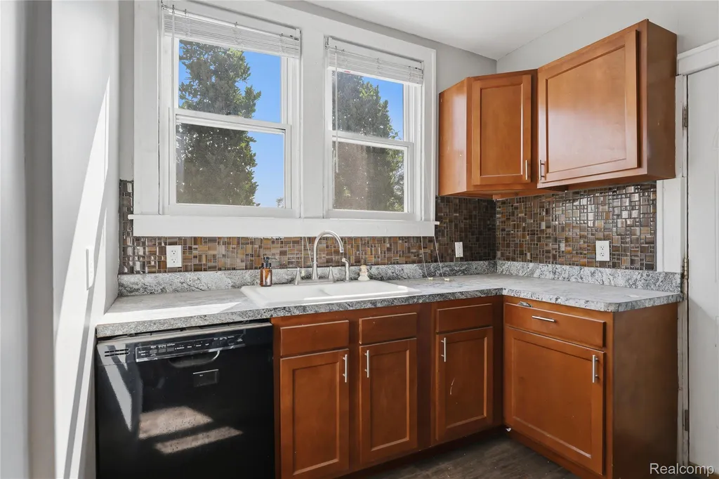 1945 Atkinson Street Detroit City MI 48206