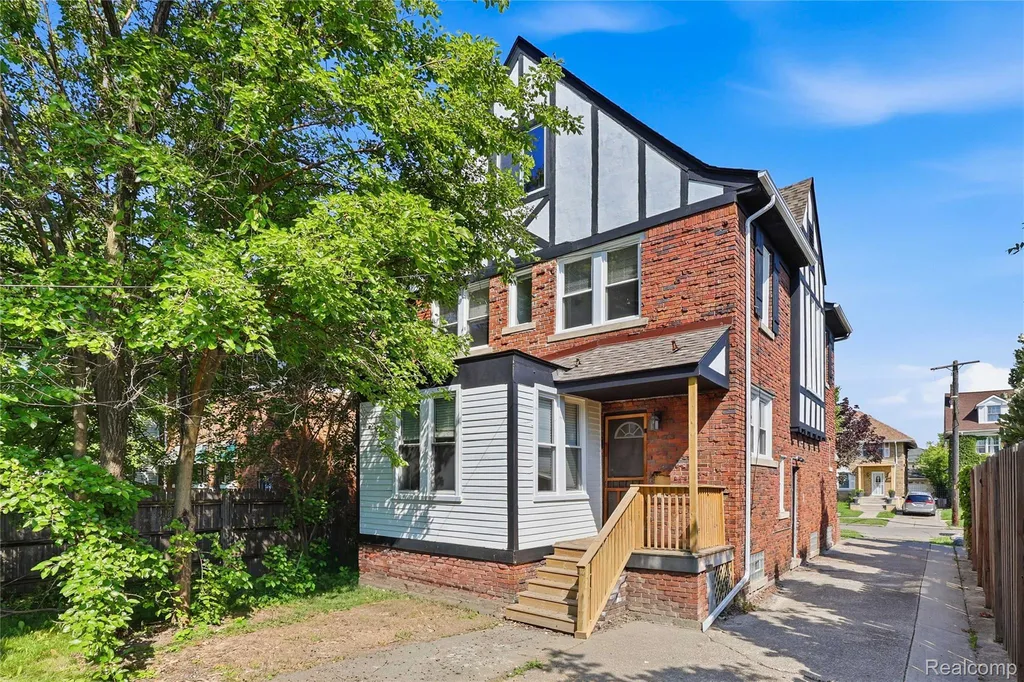 1945 Atkinson Street Detroit City MI 48206