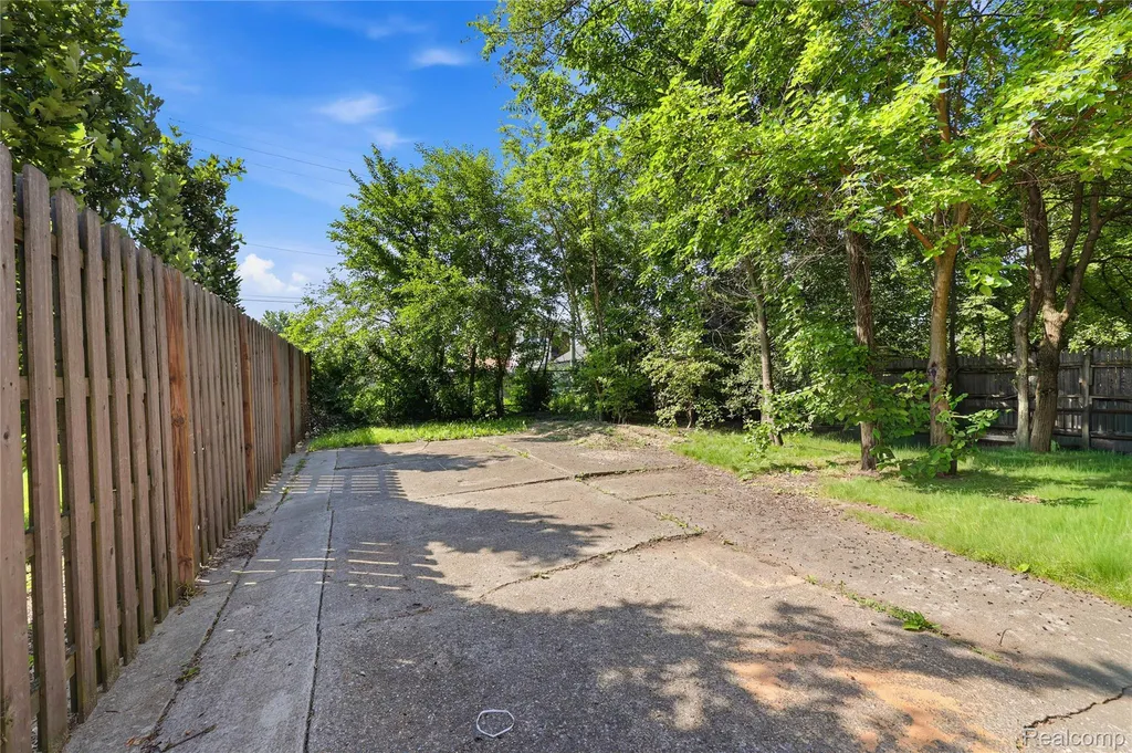 1945 Atkinson Street Detroit City MI 48206