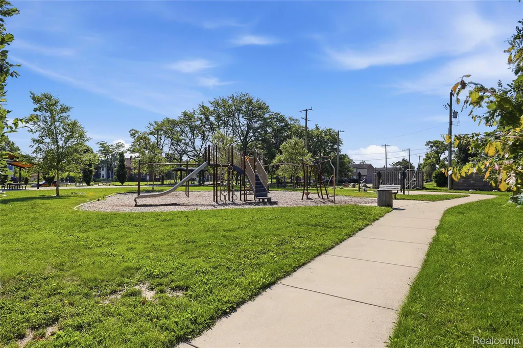 1945 Atkinson Street Detroit City MI 48206