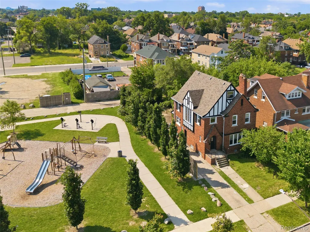 1945 Atkinson Street Detroit City MI 48206