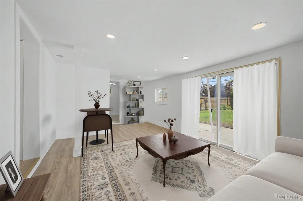 35519 Hazelwood Street Westland City MI 48186