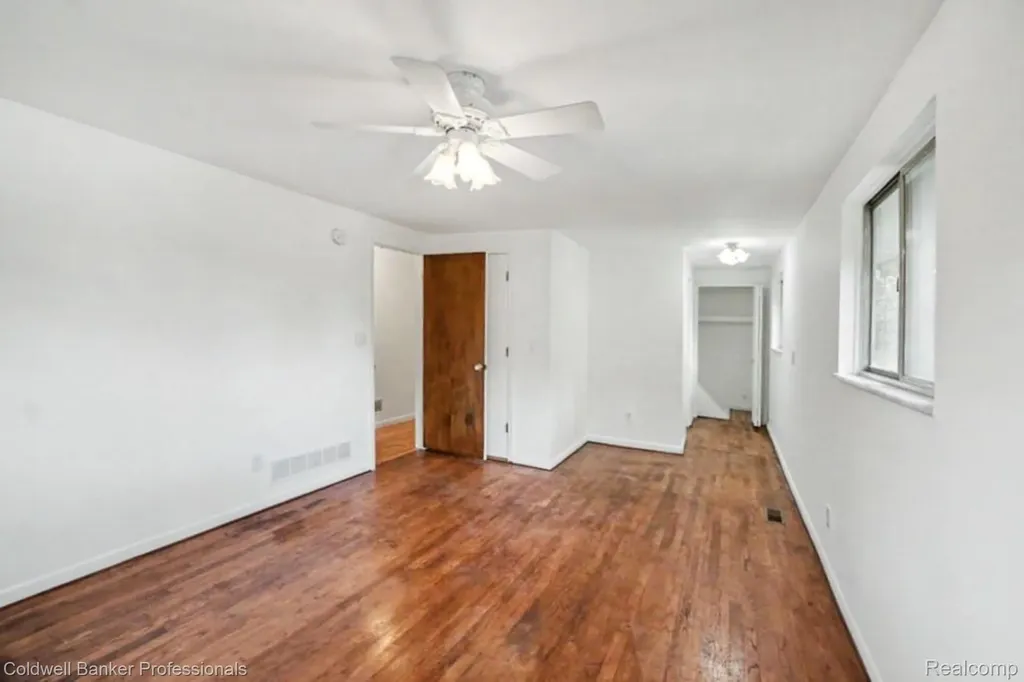 8965 Sherwood Drive Springfield Charter Township MI 48350