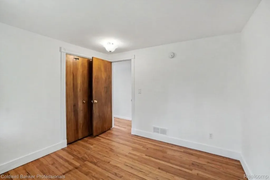 8965 Sherwood Drive Springfield Charter Township MI 48350