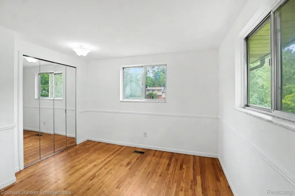 8965 Sherwood Drive Springfield Charter Township MI 48350
