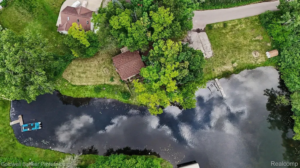 8965 Sherwood Drive Springfield Charter Township MI 48350