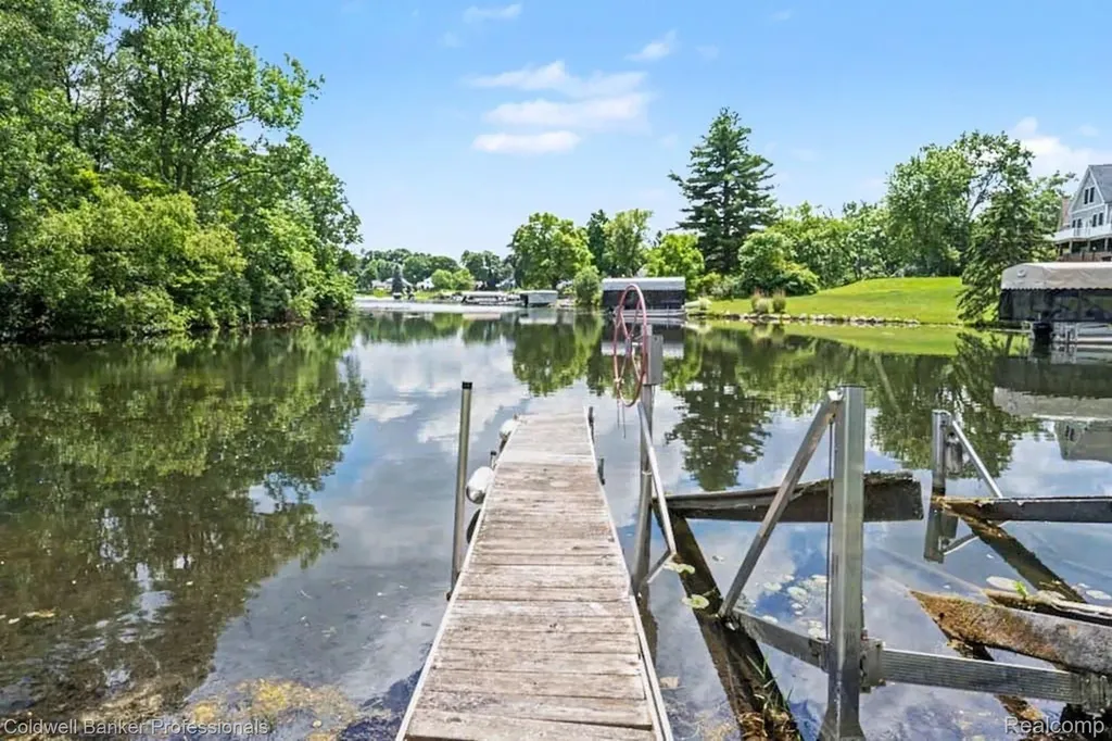 8965 Sherwood Drive Springfield Charter Township MI 48350