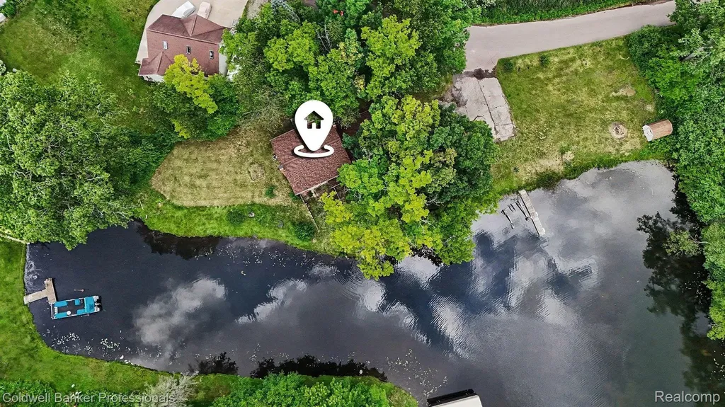 8965 Sherwood Drive Springfield Charter Township MI 48350