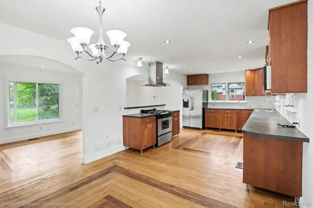 8965 Sherwood Drive Springfield Charter Township MI 48350