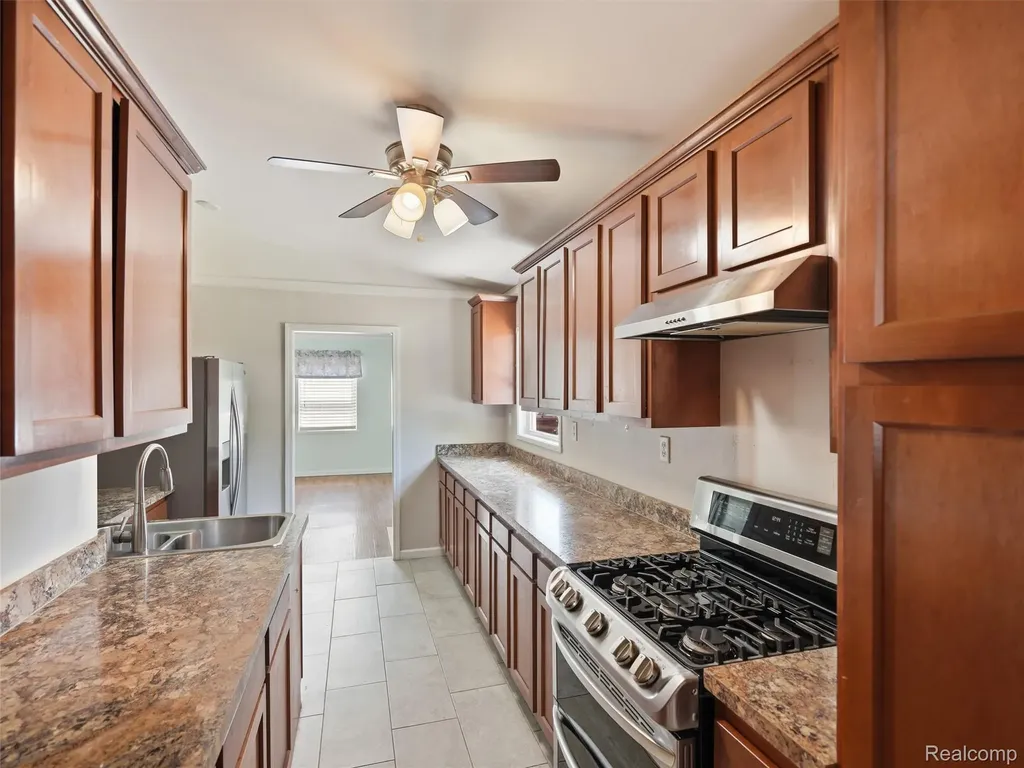 6271 Stephen Green Oak Township MI 48116