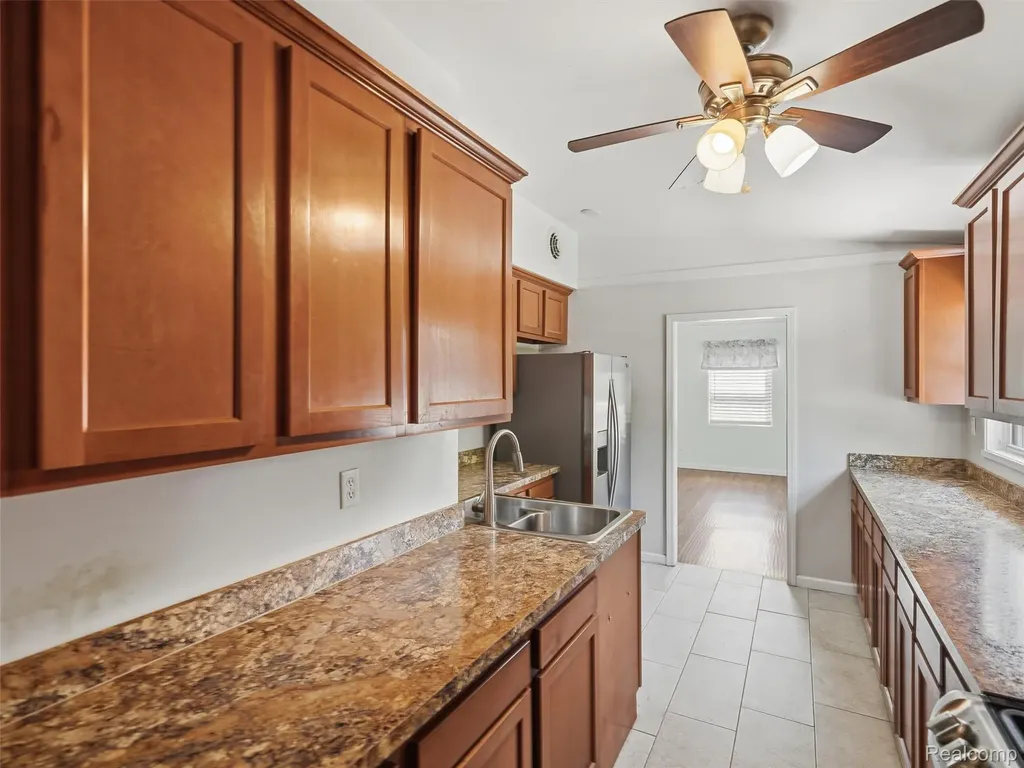 6271 Stephen Green Oak Township MI 48116