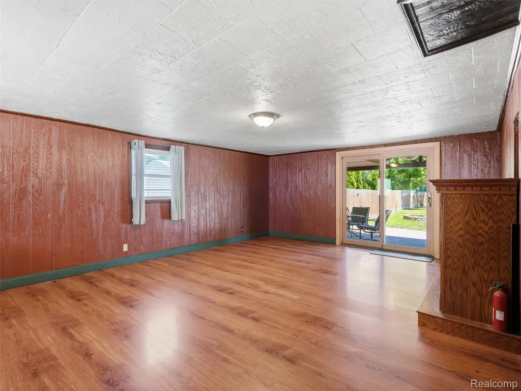 6271 Stephen Green Oak Township MI 48116