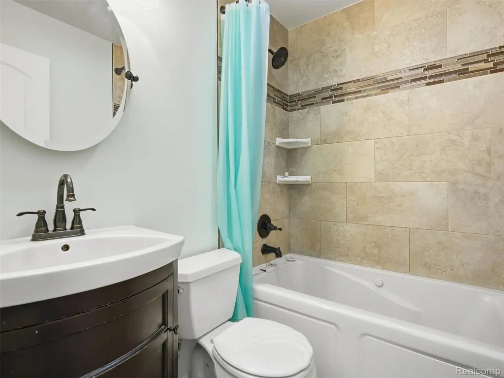 6271 Stephen Green Oak Township MI 48116