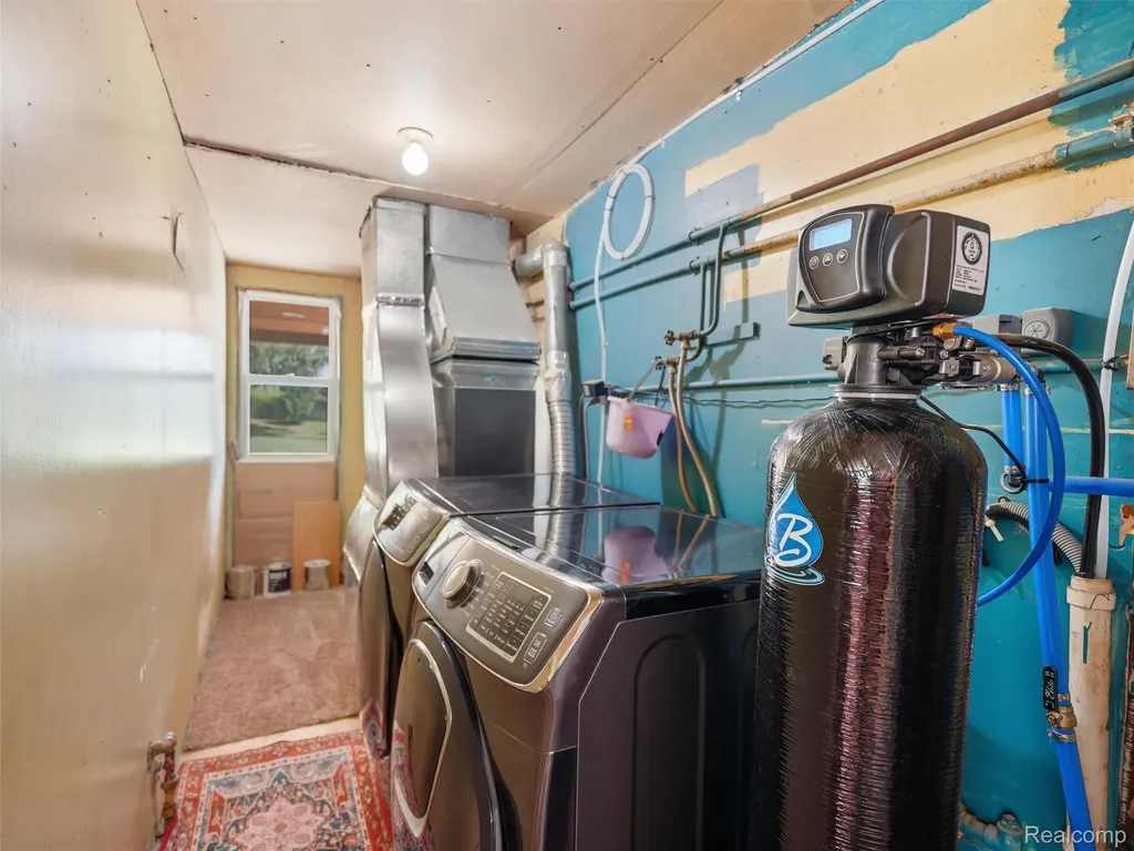 6271 Stephen Green Oak Township MI 48116