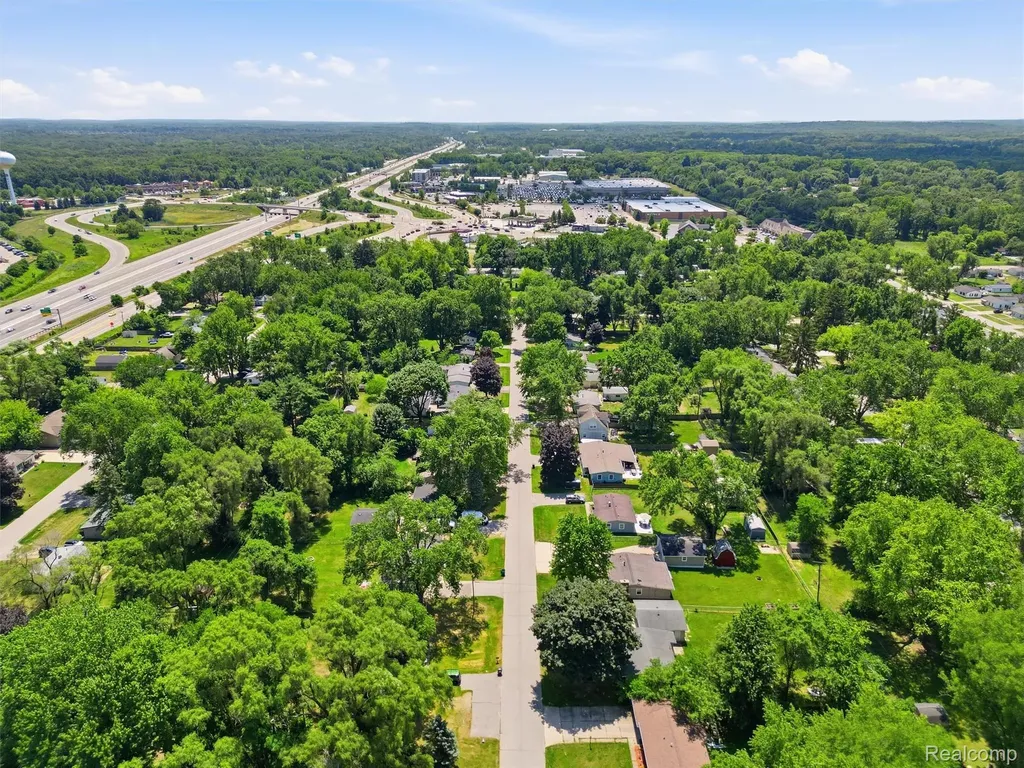 6271 Stephen Green Oak Township MI 48116