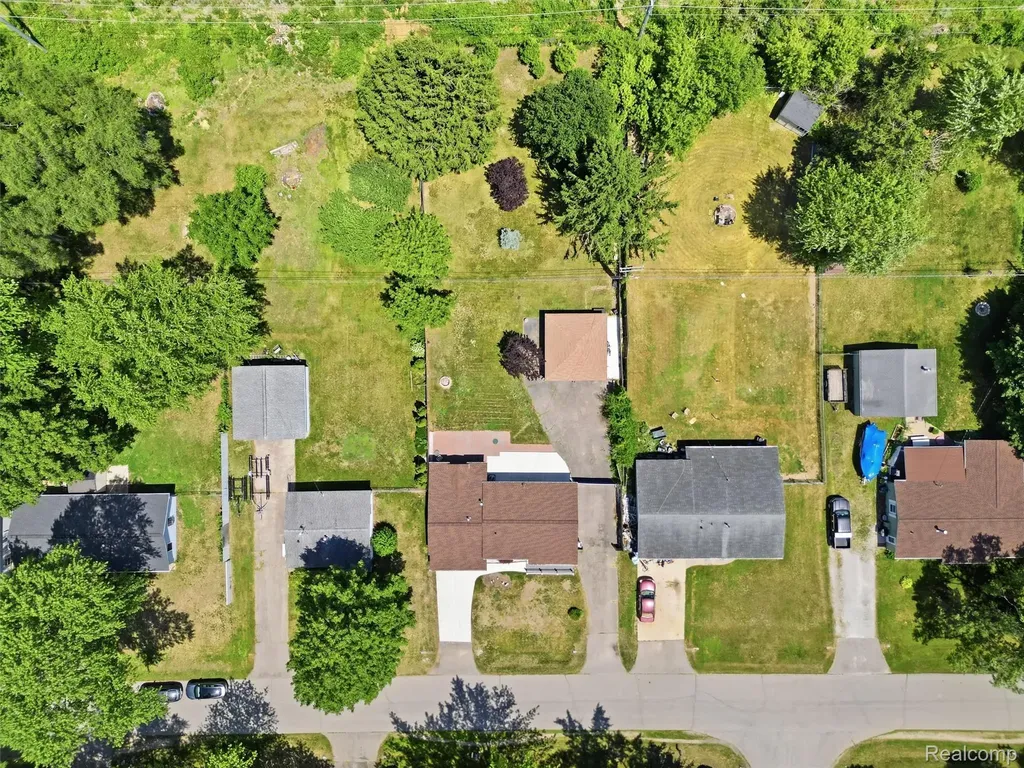 6271 Stephen Green Oak Township MI 48116