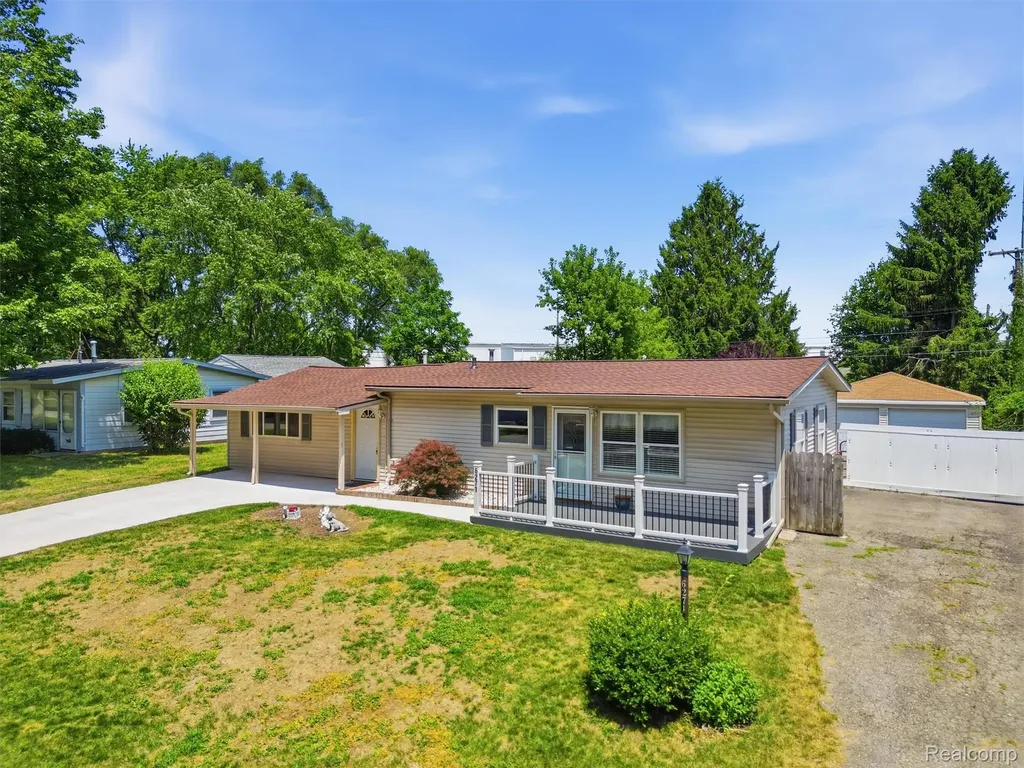 6271 Stephen Green Oak Township MI 48116