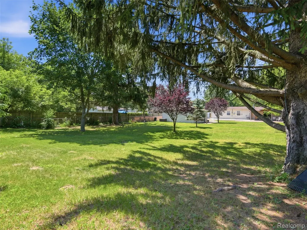 6271 Stephen Green Oak Township MI 48116