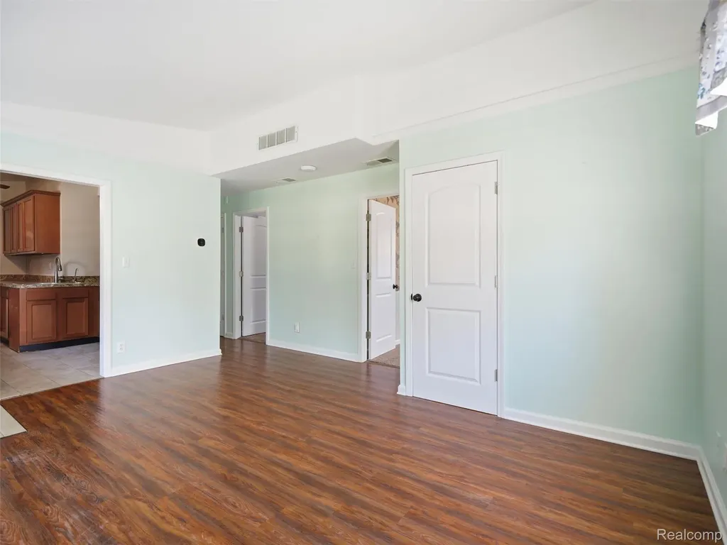 6271 Stephen Green Oak Township MI 48116
