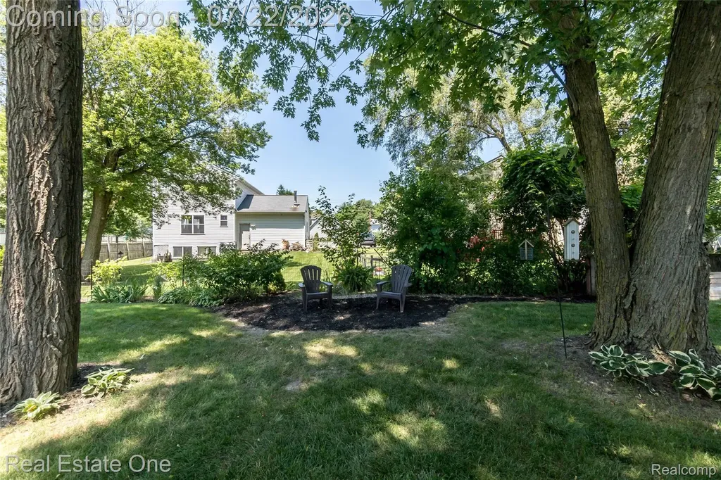 9353 Clifton Avenue Salem Township MI 48168
