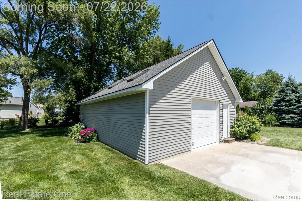 9353 Clifton Avenue Salem Township MI 48168