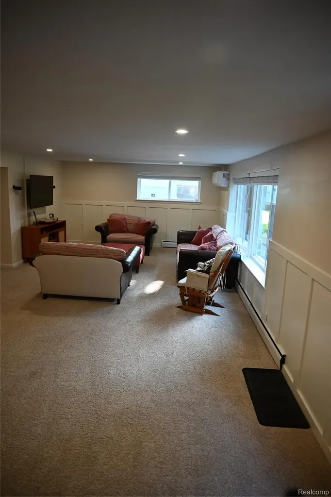 917 S Reading Road S Bloomfield Hills City MI 48304