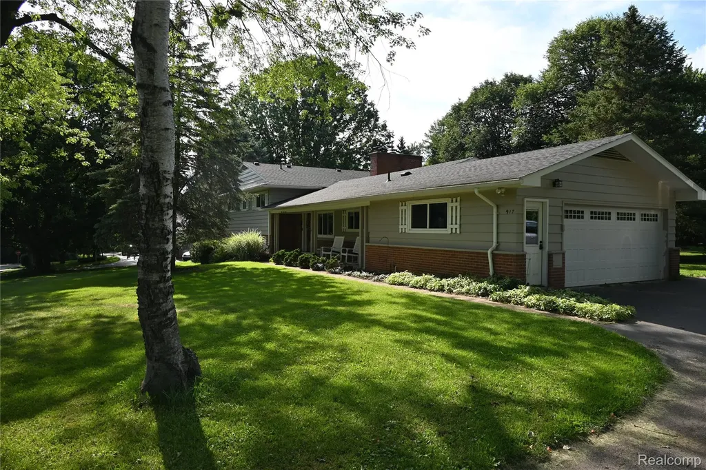 917 S Reading Road S Bloomfield Hills City MI 48304