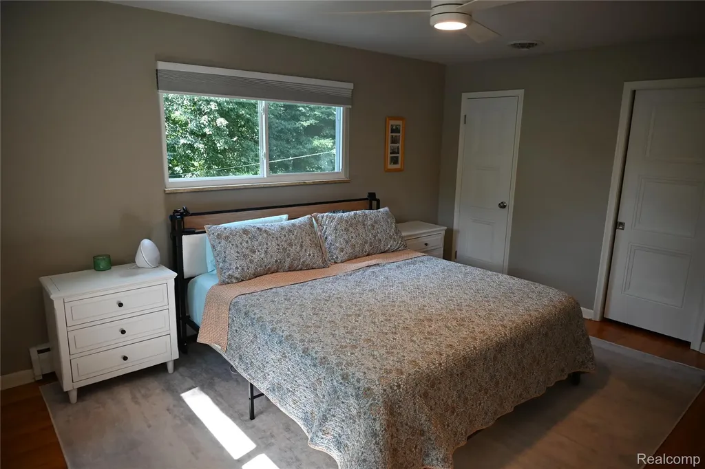 917 S Reading Road S Bloomfield Hills City MI 48304