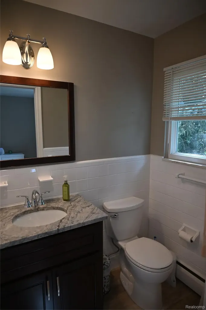 917 S Reading Road S Bloomfield Hills City MI 48304