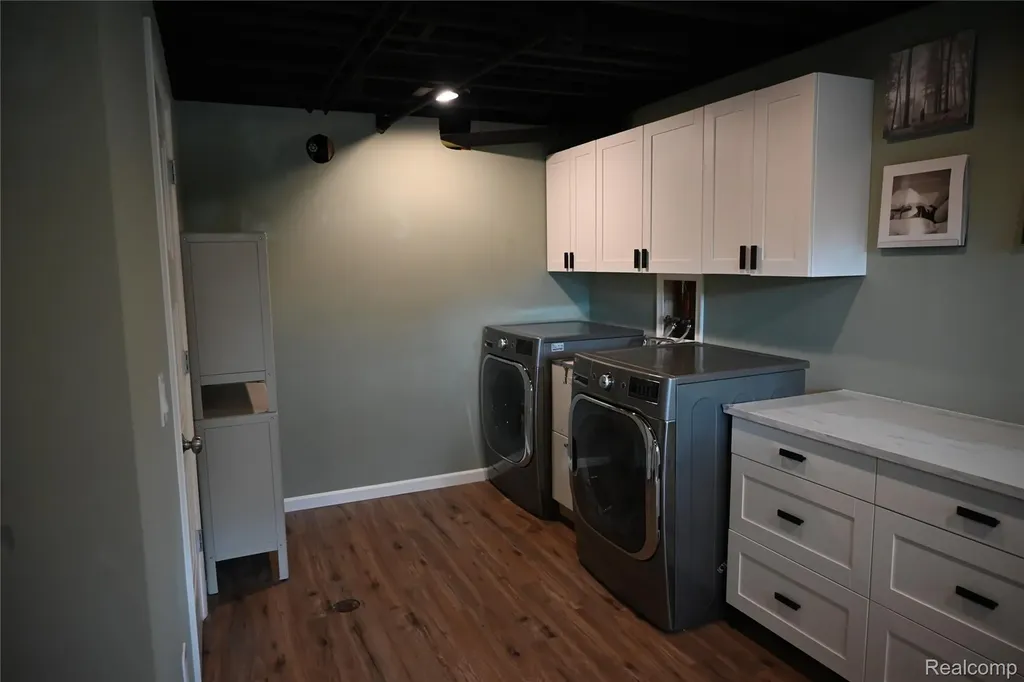 917 S Reading Road S Bloomfield Hills City MI 48304