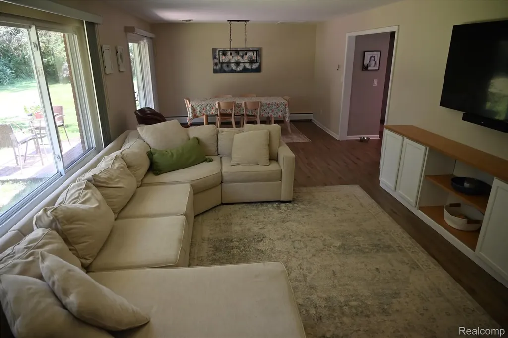 917 S Reading Road S Bloomfield Hills City MI 48304