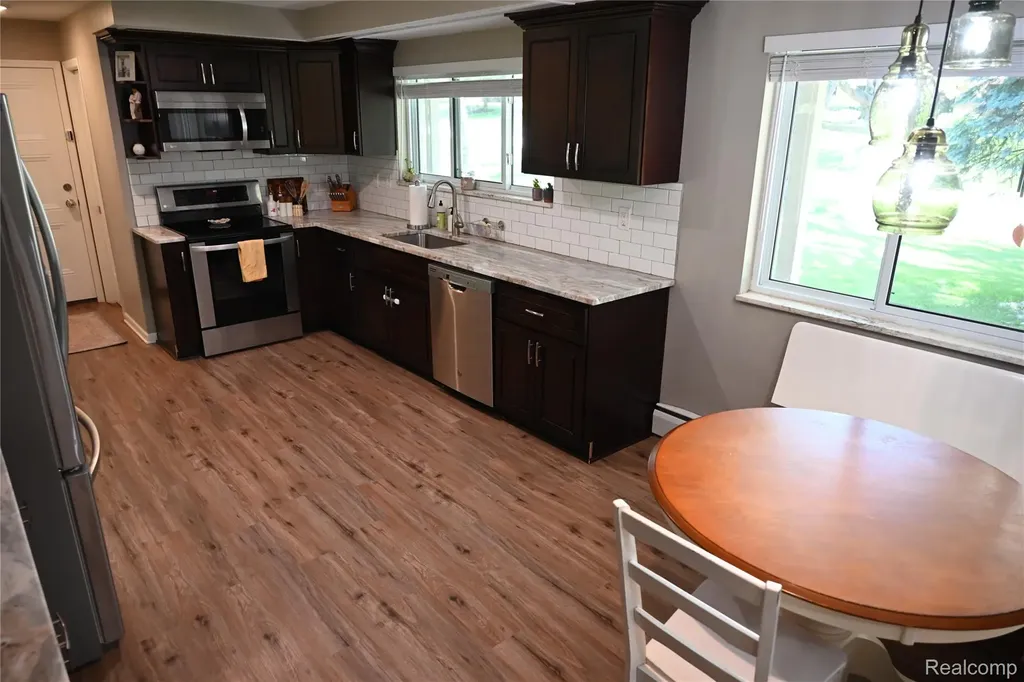 917 S Reading Road S Bloomfield Hills City MI 48304