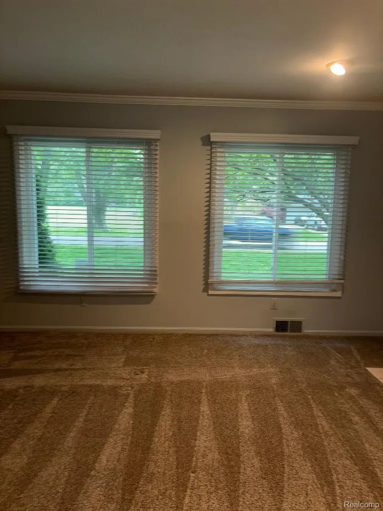 36715 Paddock Drive Clinton Charter Township MI 48035