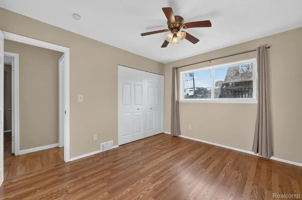 30534 Hennigan Street Roseville City MI 48066