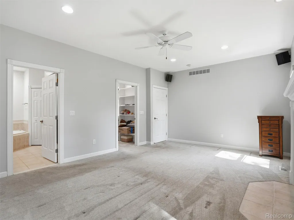 9326 Foley Crossing Tyrone Township MI 48430