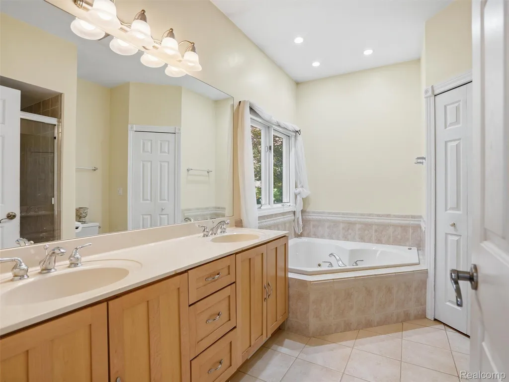 9326 Foley Crossing Tyrone Township MI 48430