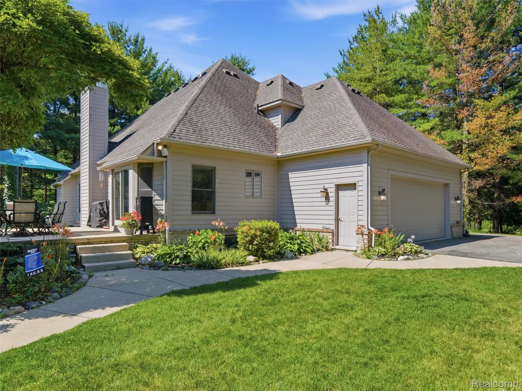 9326 Foley Crossing Tyrone Township MI 48430