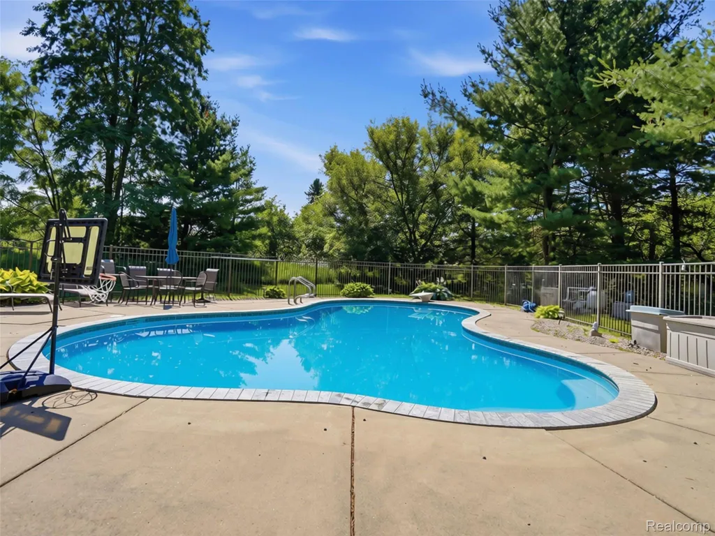 9326 Foley Crossing Tyrone Township MI 48430