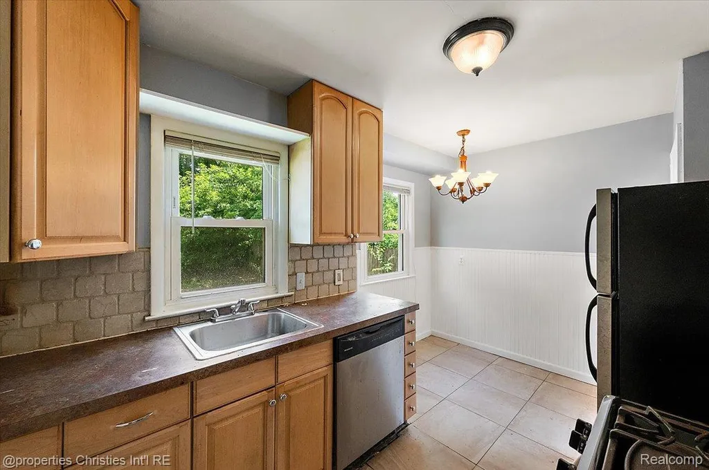 2636 Mcdowell Street Ferndale City MI 48220