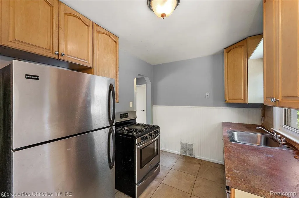 2636 Mcdowell Street Ferndale City MI 48220